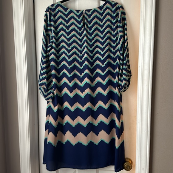 Luxology Dress with button sleeves, knee length - Picture 4 of 4